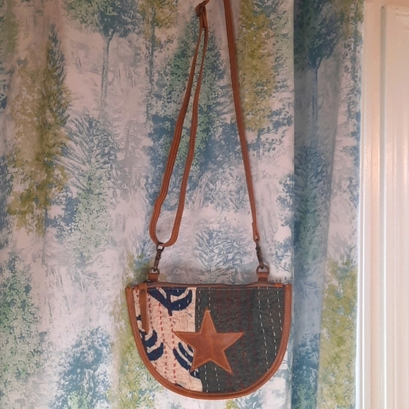 Handbags - Handmade leather crossbody star purse